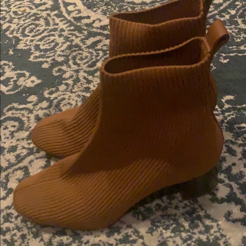 Everlane Glove Boots size 7